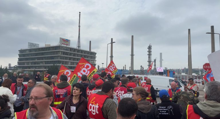 Eurof WFTU soutient inconditionnellement les travailleurs de Total energie et Exxon Mobil organisés avec la FNIC CGT