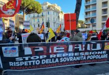 Demonstration in solidarity with the Peruvian people under the Embassy of PERU in ROME