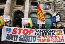 Earthquake, USB flash mob at Civil Defence to demand aid for all earthquake victims