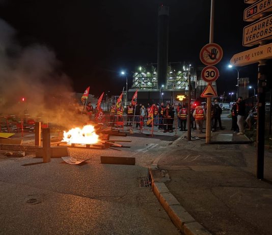 Dรฉclaration de solidaritรฉ de la FSM avec la nouvelle grรจve en France