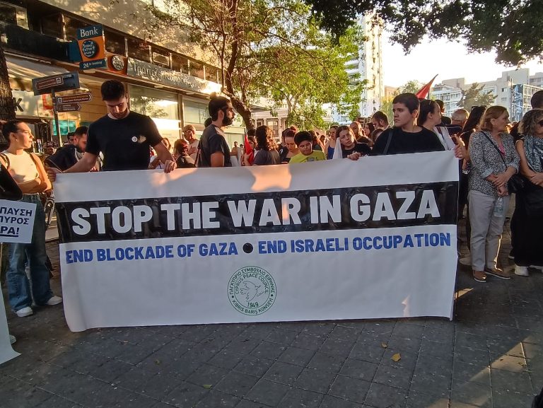 Massive demonstration in Cyprus in solidarity with the Palestinian people.