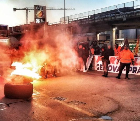 Port workers strike: Friday 5 April