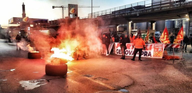 Port workers strike: Friday 5 April