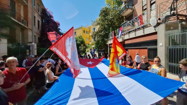 Usb participates in the demonstration in front of the Cuban embassy in Rome