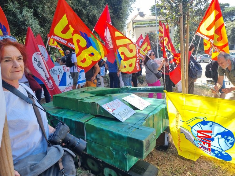 USB ON STRIKE AGAINST WAR, NATO, REARMAMENT AND EUROPEAN DEFENSE. FOR PALESTINE.